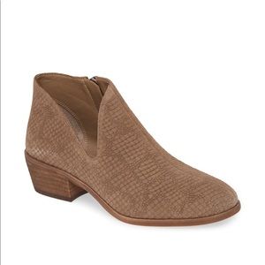 Vince Camuto Phendra Ankle Booties